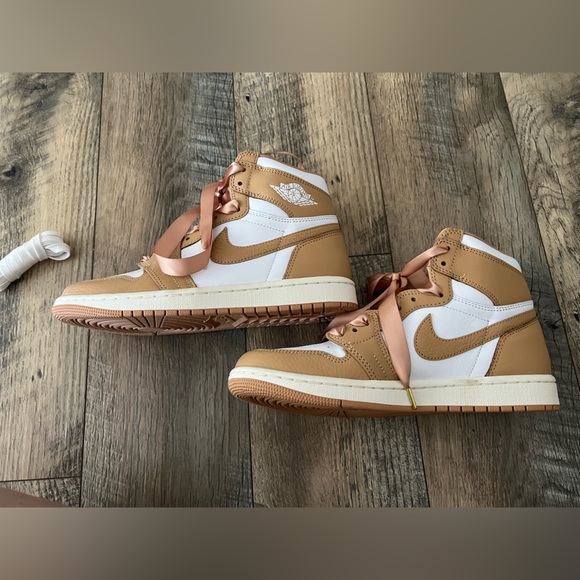 Air Jordan retro og high 1 praline, sail white with ribbon 8.5 - Picture 8 of 11